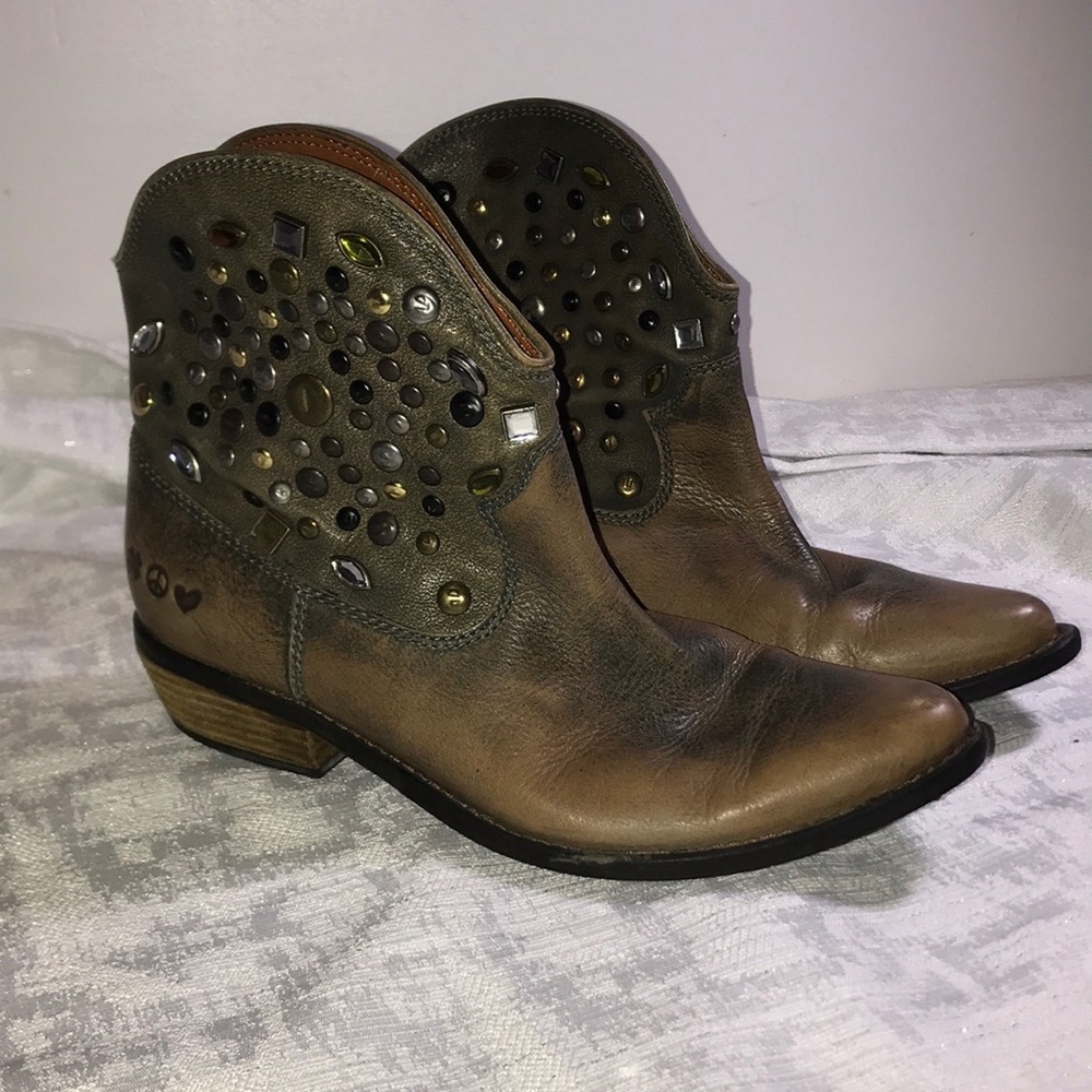 Lucky brand brown leather studded ankle boots 7.5
